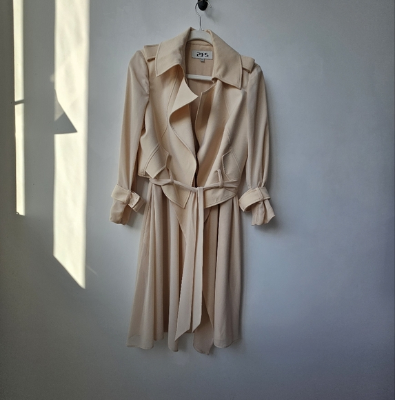 PH5 Ivory Tulle Underlay With Short Notched Collar Tie-Waist Dress Jacket - Picture 2 of 12